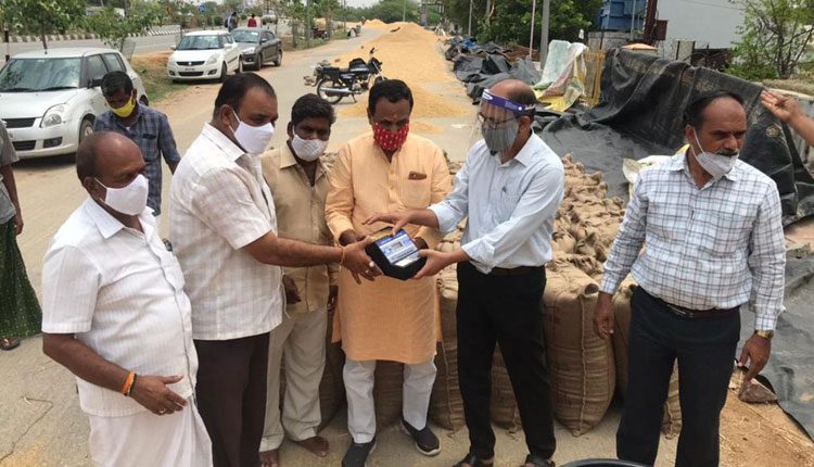 నాణ్యతా ప్రమాణాలు పాటించాలి