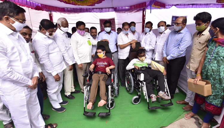 ‘ఆసరా’తో దివ్యాంగుల్లో ఆత్మగౌరవం