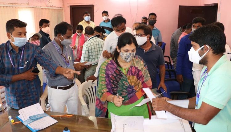 పోస్టల్‌ బ్యాలెట్‌ను సద్వినియోగం చేసుకోవాలి