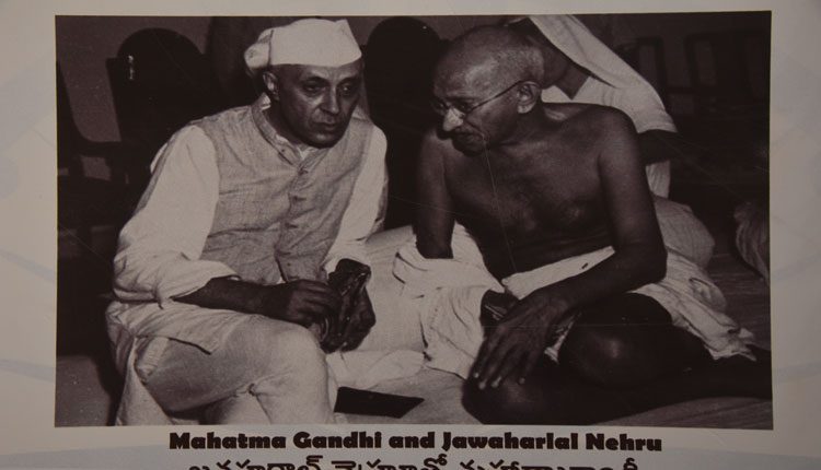 ఉద్యమ గుర్తులు స్వేచ్చా ఫలాలు..