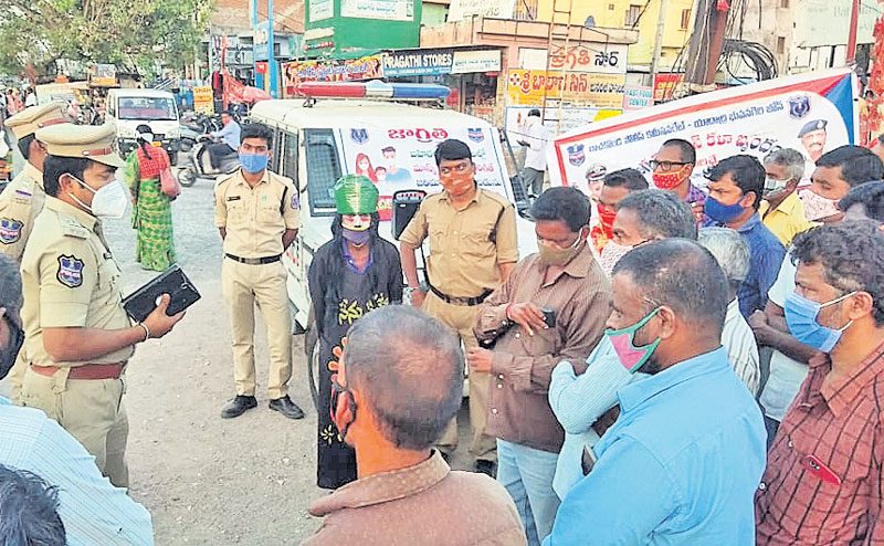 మాస్క్‌.. మస్ట్