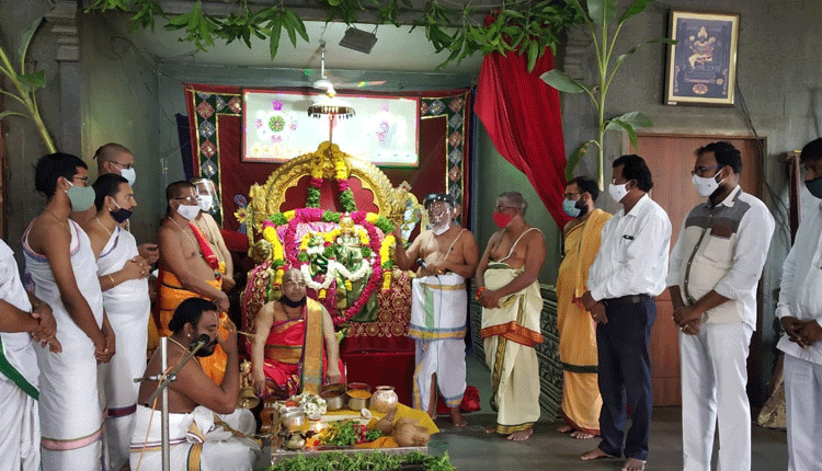 సీఎం కేసీఆర్‌ కోలుకోవాలని పూజలు