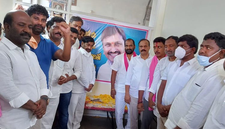 కర్నాటికి కడసారి వీడ్కోలు