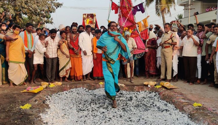 అగ్ని ప్రవేశం భక్తి పవిత్రం