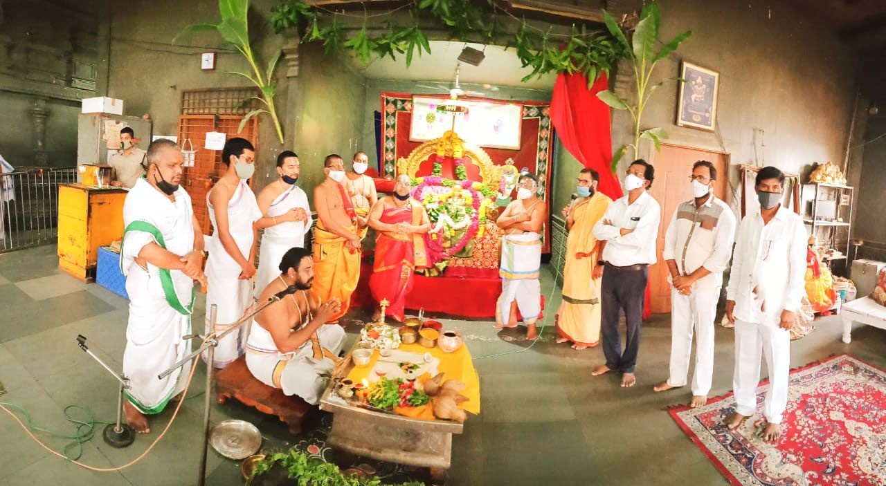 సీఎం కేసీఆర్ త్వ‌ర‌గా కోలుకోవాల‌ని ప్ర‌త్యేక పూజ‌లు