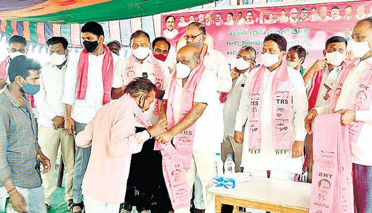 అన్ని వర్గాలకూ సంక్షేమ పథకాలు