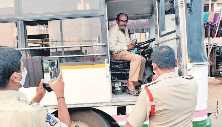 మాస్క్‌ పెట్టుకోకుంటే ఫైన్‌