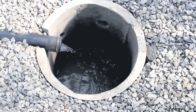 బొట్టు బొట్టూ.. ఒడిసిపట్టు..