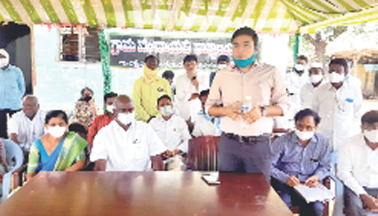 సమస్యలు పరిష్కరిస్తాం