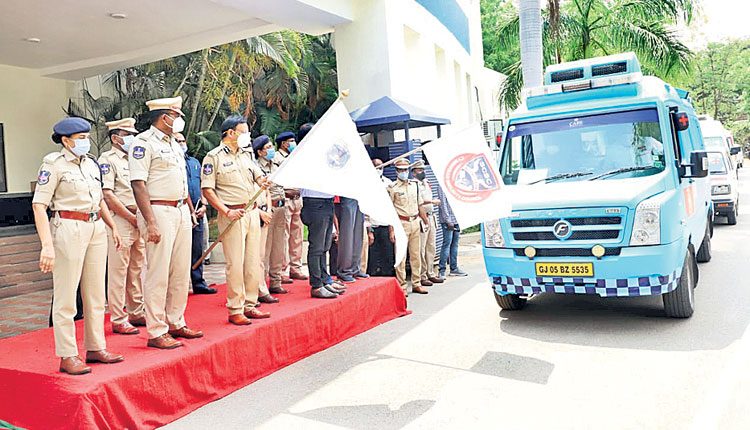 ఉచిత అంబులెన్స్‌ కావాలా