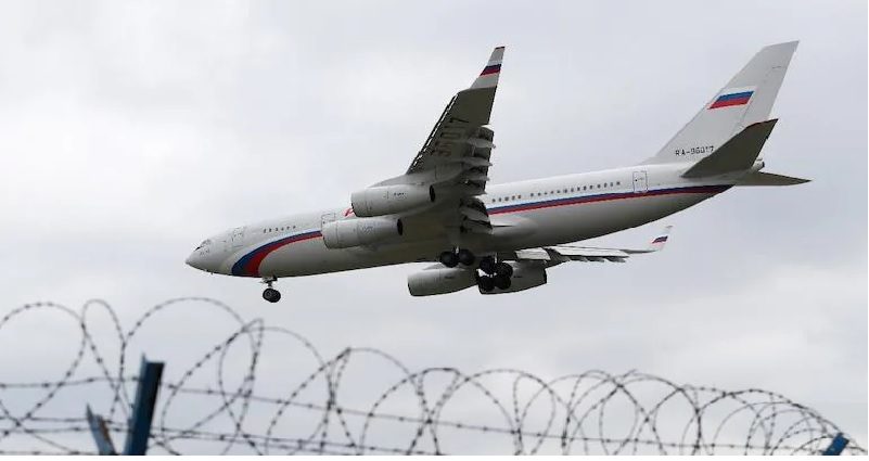 అమెరికా వెళ్తున్నారా.. అయితే మూడు రెట్లు ఎక్కువ చెల్లించాల్సిందే!