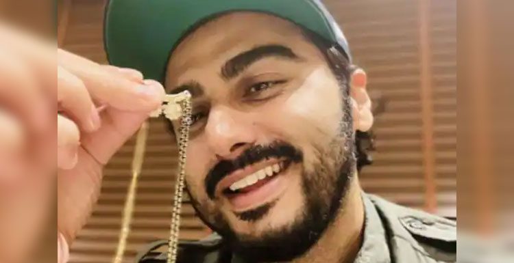 అర్జున్‌క‌పూర్ చేతిలో మంగ‌ళ‌సూత్రం..స్పెష‌ల్ ఏంటో..?