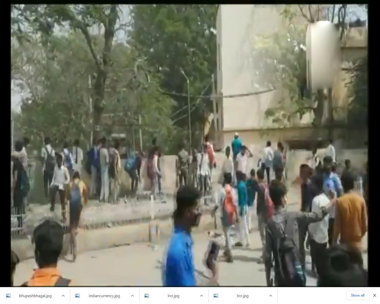 విద్యాసంస్థ‌ల మూసివేత‌కు నిర‌స‌న‌గా బీహార్‌లో ఆందోళ‌న‌లు