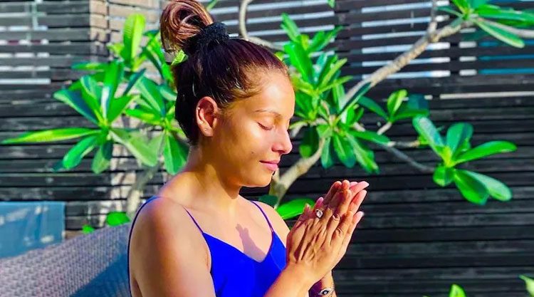 అంద‌రి కోసం మ‌హేశ్ హీరోయిన్ ప్రార్థ‌న‌లు