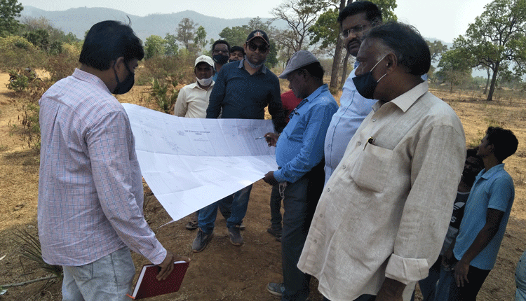 విమానాశ్రయానికి స్థల పరిశీలన