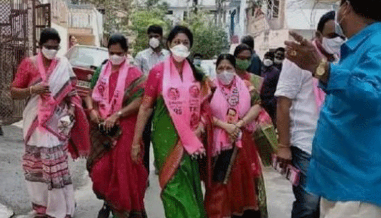 అభివృద్ధిని వివరిస్తూ.. ఆశీర్వాదం కోరుతూ