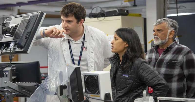 మార్స్‌పై నాసా హెలికాప్ట‌ర్ వెనుక మ‌నోడు