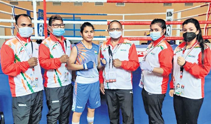 క్వార్టర్స్‌లో ఐదుగురు