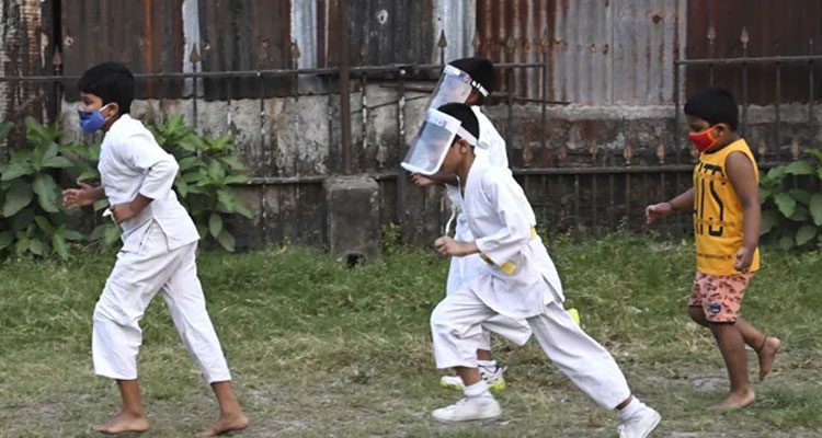 నెల రోజుల్లోనే.. 79 వేల మంది చిన్నారుల‌కు క‌రోనా