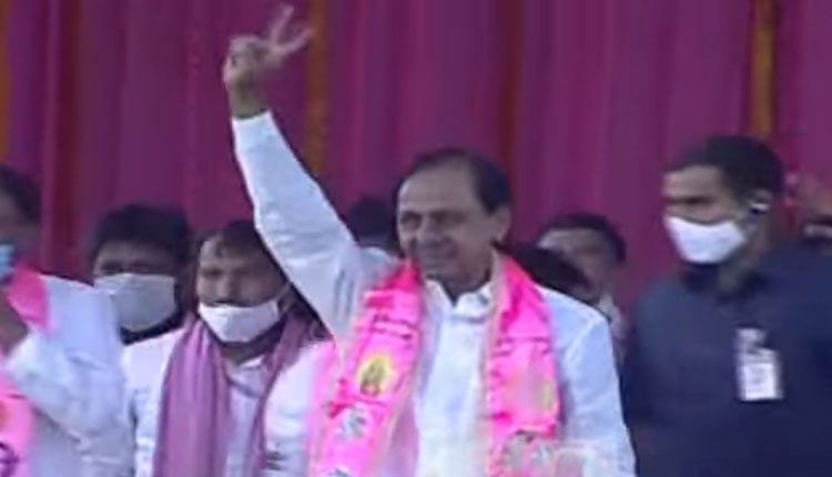 హాలియా సభాస్థలికి చేరుకున్న సీఎం కేసీఆర్