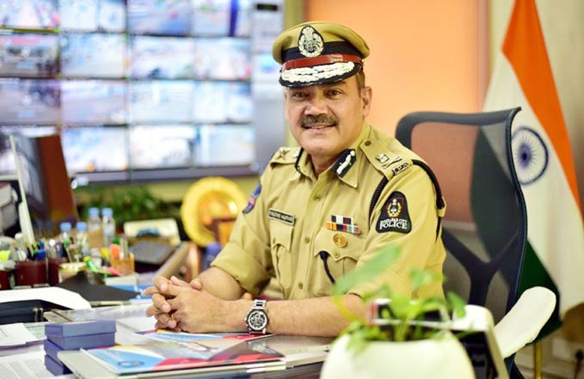 డాటాబేస్‌లోకి నేరస్థుల చిట్టా