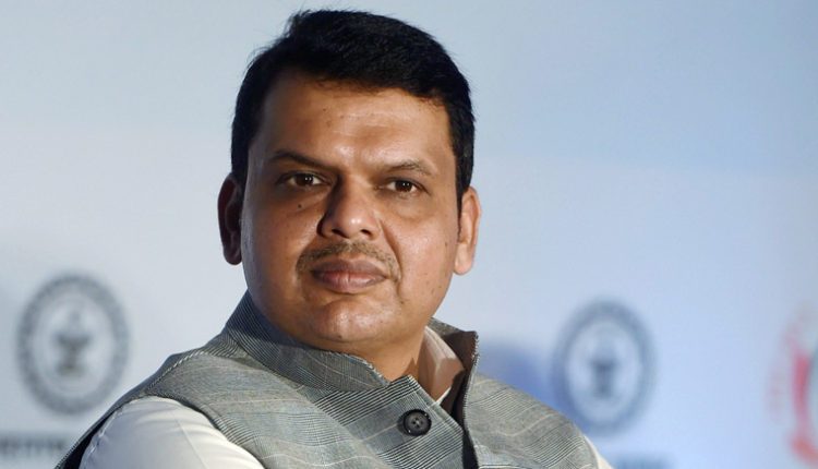 Devendra Fadnavis | ఫడ్నవీస్ కార్యాలయం బయట ఉన్న నేమ్‌ప్లేట్‌ను.. ధ్వంసం చేసిన మహిళ