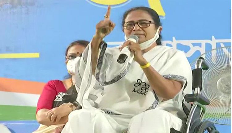 కాషాయ పార్టీతో బెంగాల్‌లో కొవిడ్‌-19 వ్యాప్తి : మమతా బెనర్జీ