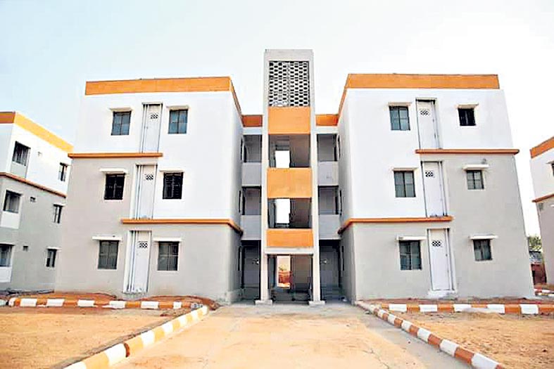 డబుల్‌ ఇండ్లు 1.56 లక్షలు