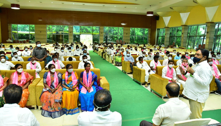 బీజేపీ మోసపూరిత రాజకీయాలను తిప్పికొట్టండి