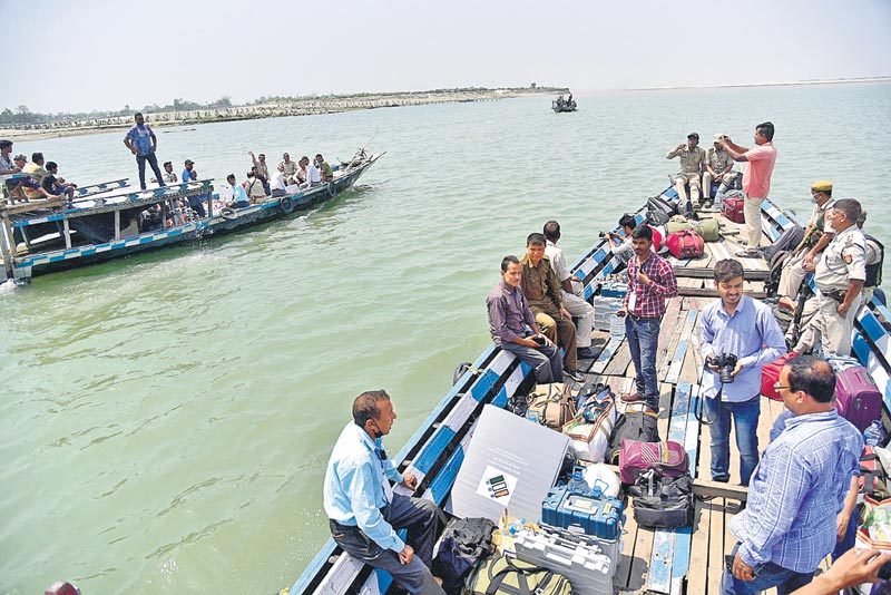 దేవభూమిలో హోరాహోరీ