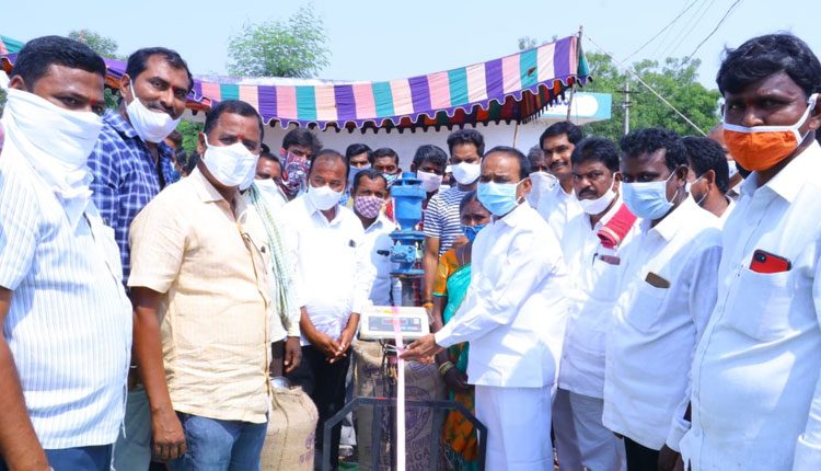 చివరి గింజ వరకూ కొంటాం : మంత్రి ఈటల