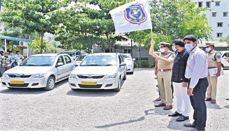 అత్యవసర సేవలకు.. ఉచిత క్యాబ్‌లు