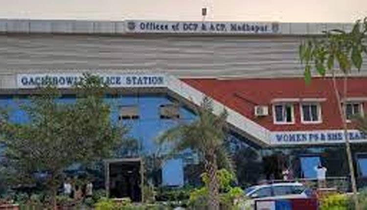 కొవిడ్ బాధితురాలి బంగారు ఆభ‌ర‌ణాలు మాయం?