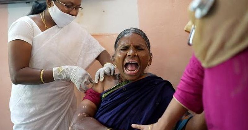 టీకా తీసుకున్న గంగ‌వ్వ‌.. నొప్పికి గ‌ట్టిగా కేకలు