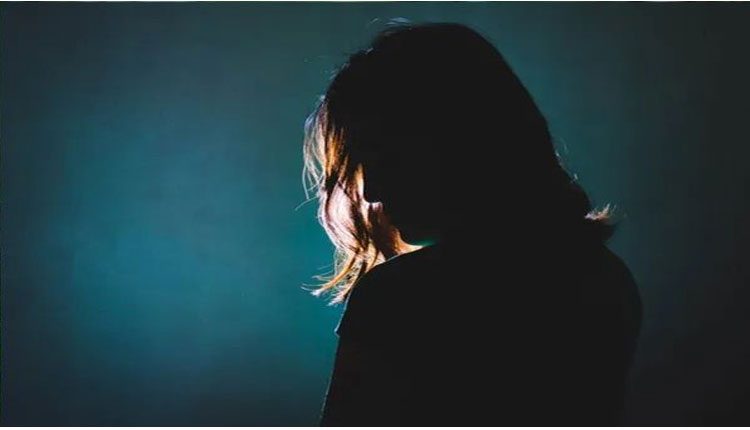 జాబ్‌ పేరుతో హోటల్‌కు తీసుకువెళ్లి మహిళపై లైంగిక దాడి!