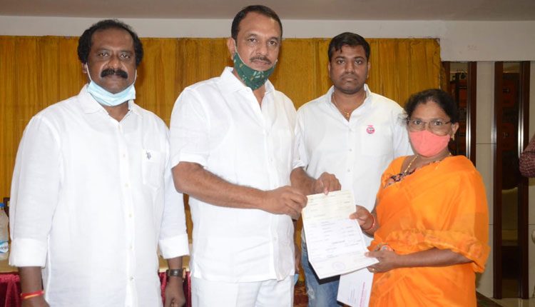 కార్యకర్తలను కంటికి  రెప్పలా కాపాడుకుంటాం