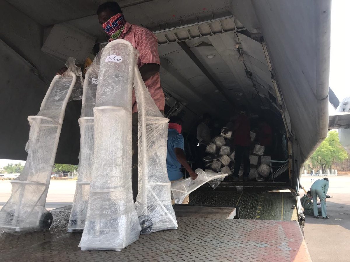 ఆక్సిజ‌న్ త‌ర‌లింపు.. రంగంలోకి వైమానిక ద‌ళం