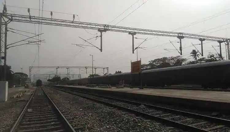 ఇండియ‌న్ రైల్వేస్ కొత్త రికార్డు