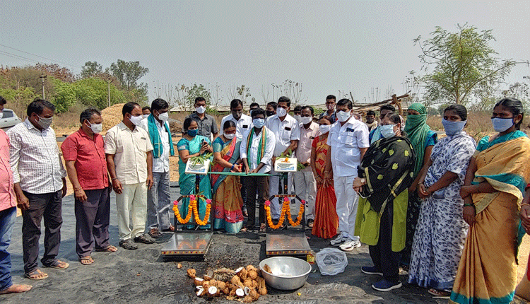 రైతుల సౌకర్యార్థమే కొనుగోలు కేంద్రాలు