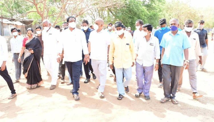 మార్కెట్‌ ఏర్పాటుకు నివేదిక అందజేయాలి