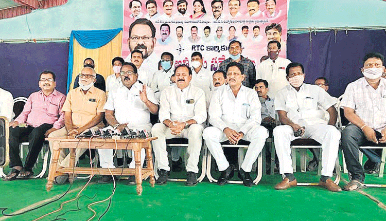 బీజేపీ ముసుగులో అశ్వత్థామరెడ్డి మోసం