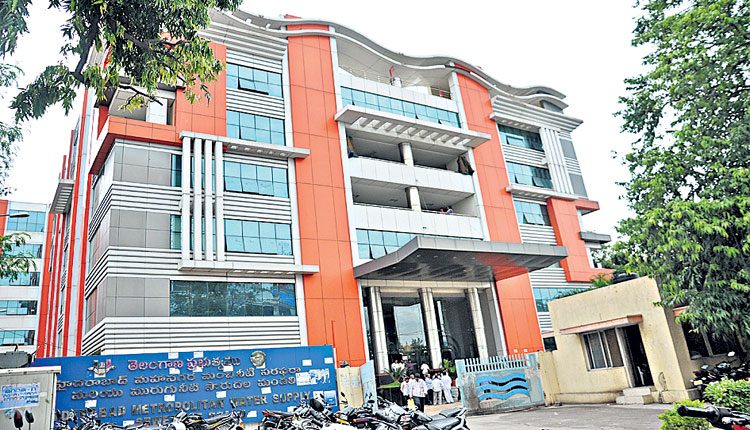 అక్రమ నల్లా కనెక్షన్లపై ఉక్కుపాదం