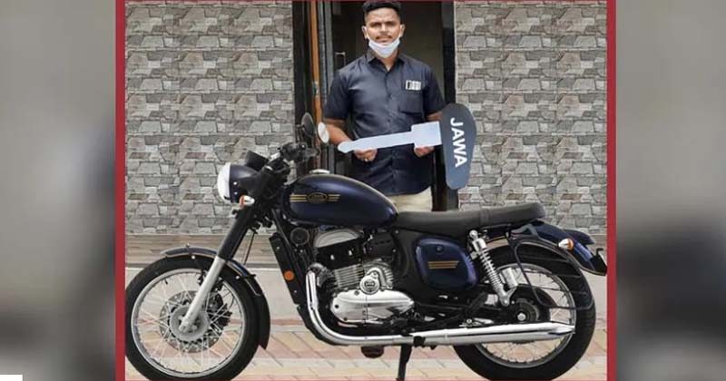 ఆ చిన్నారిని కాపాడిన రైల్వే హీరోకు గిఫ్ట్‌గా ఖ‌రీదైన బైక్