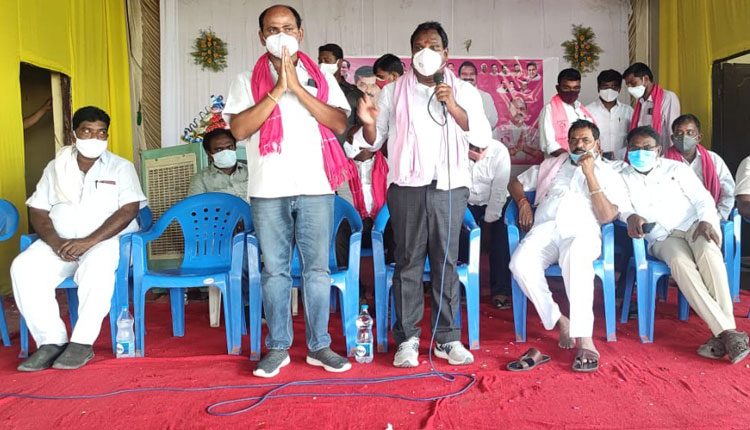 పనిచేసే వారికే పట్టం కట్టాలి