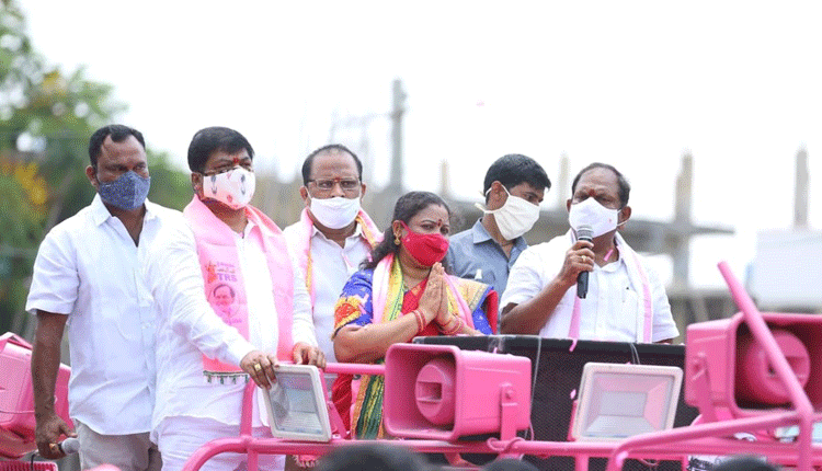 టీఆర్ఎస్కు ప్రజలు అండగా ఉండాలి