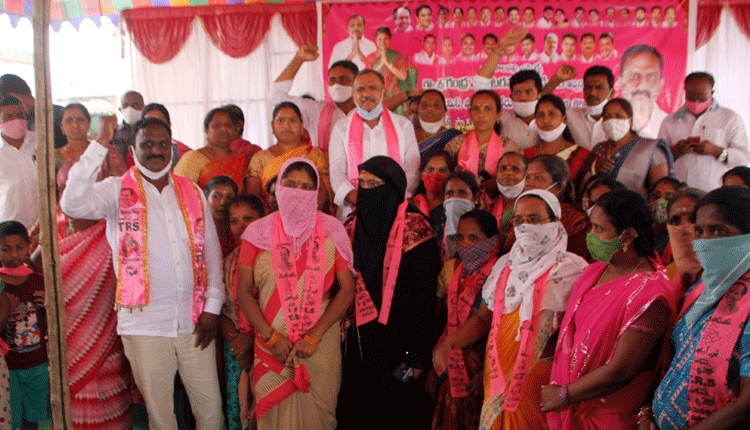 దేశ ప్రజలు కేసీఆర్‌ పాలన కోరుకుంటున్నారు