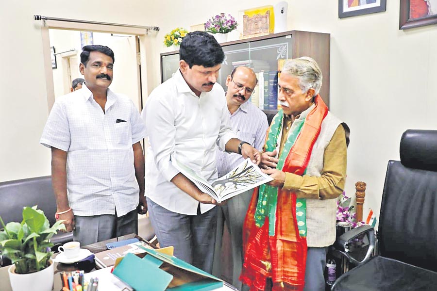 రాజ్యసభ సెక్రటరీ జనరల్‌కు ‘వృక్ష వేదం’