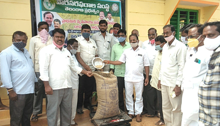 రైతులను అన్ని విధాలా ఆదుకుంటాం