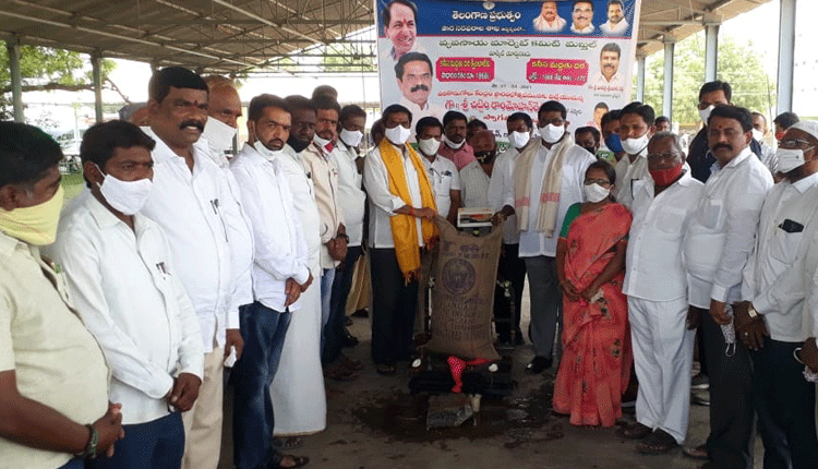 దళారులను నమ్మి మోసపోవద్దు