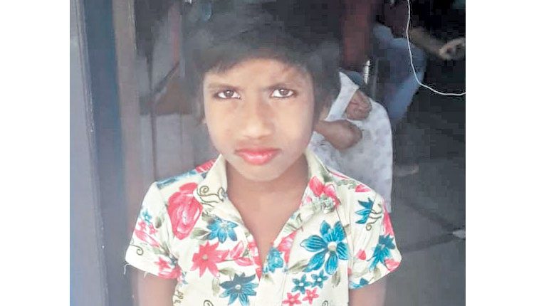 ఇంటి ముందు ఆడుకుంటున్న చిన్నారి కిడ్నాప్‌